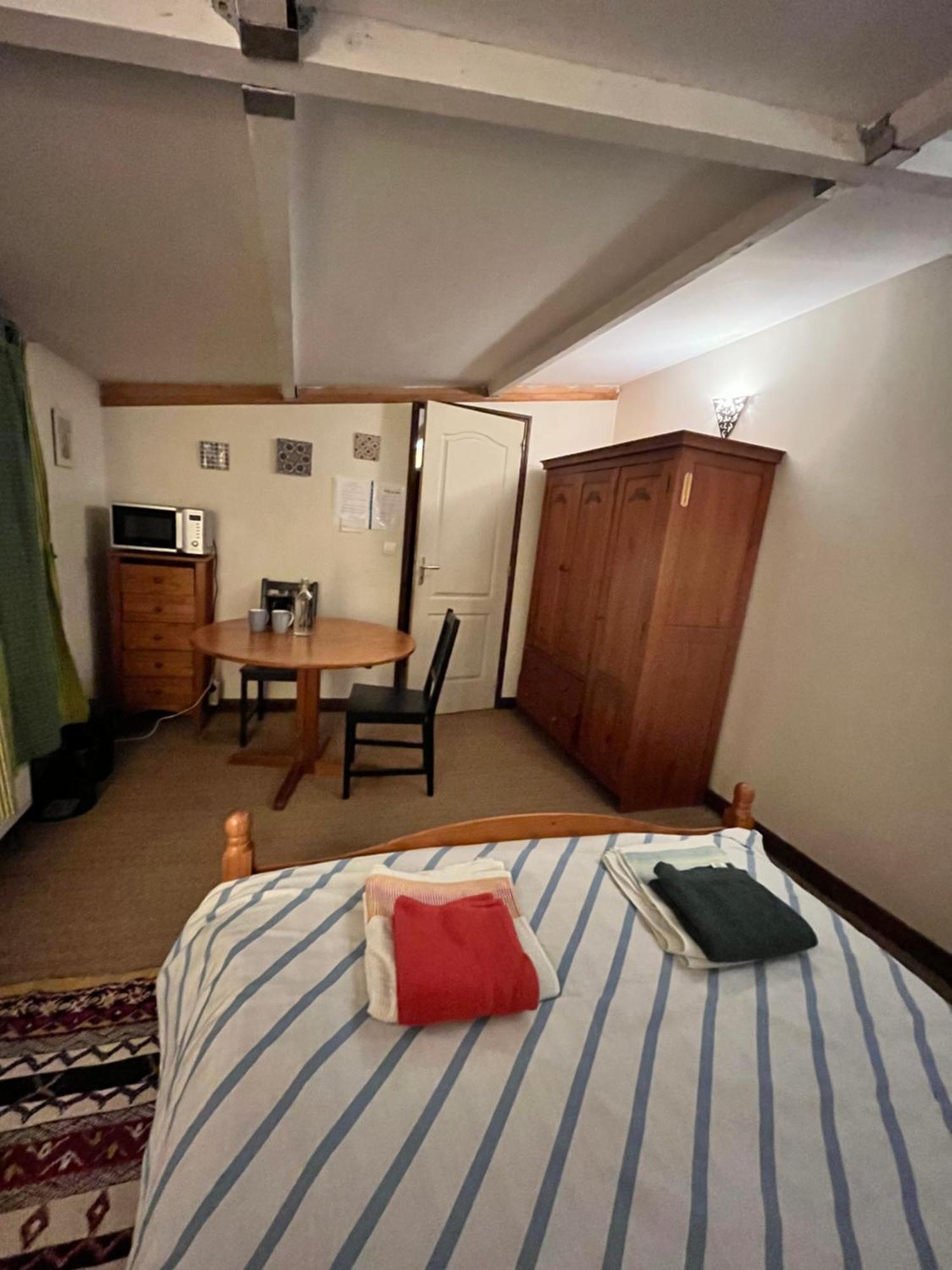 A Room And Garden Close To Paris 비트리쉬르센 외부 사진
